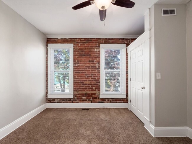 Building Photo - 1208 Indianola Ave