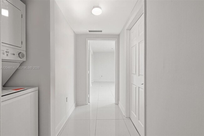 Building Photo - 6362 Collins Ave