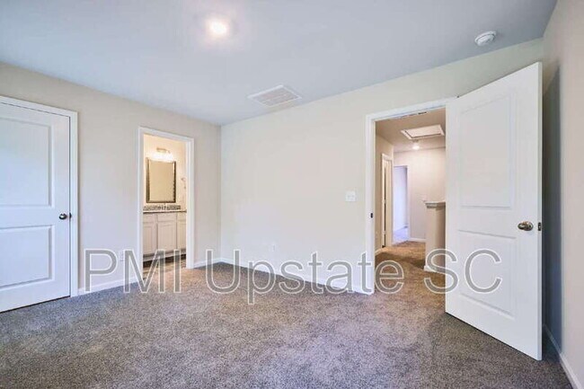 Building Photo - 105 Pendleton Place Way