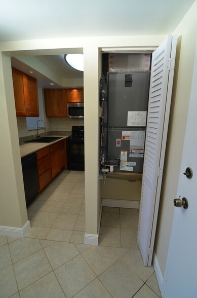 Building Photo - 2935 NE 163rd St