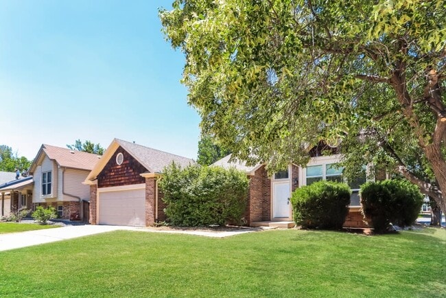 Primary Photo - 4442 Biscay St