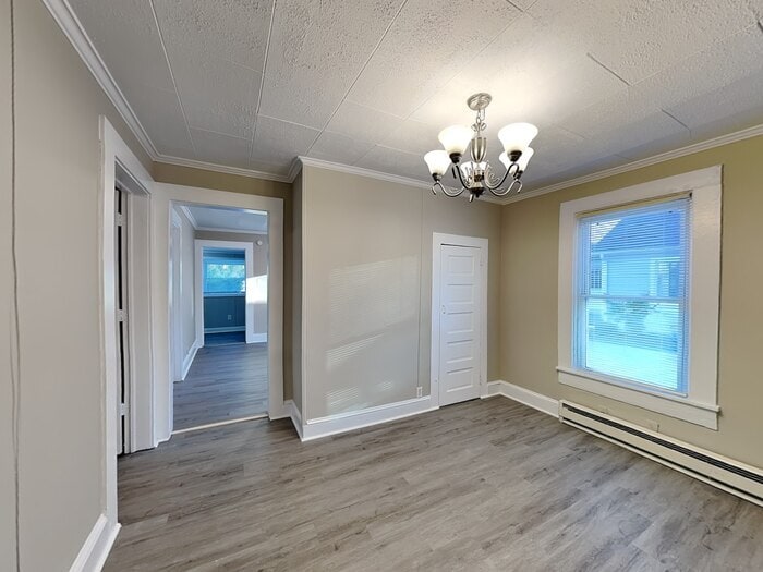 Building Photo - 113 Kingsway Dr