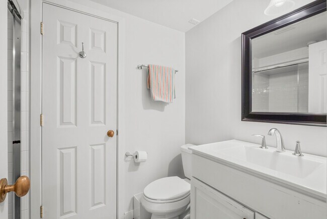 Building Photo - 251 Mt Pleasant Ave