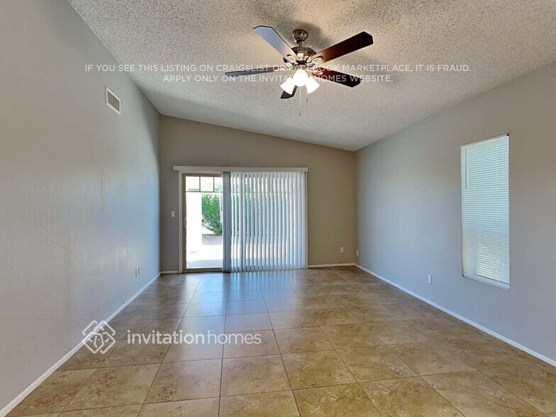 Building Photo - 409 W Beverly Ln