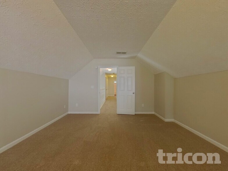 Building Photo - 9765 Moss Pointe Path