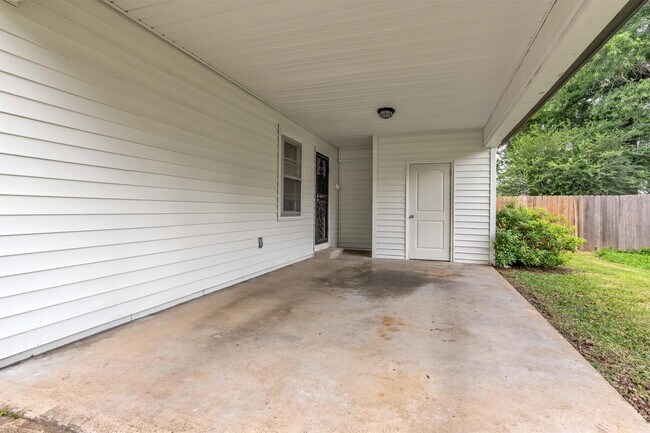 Building Photo - 4623 Doris Cir S