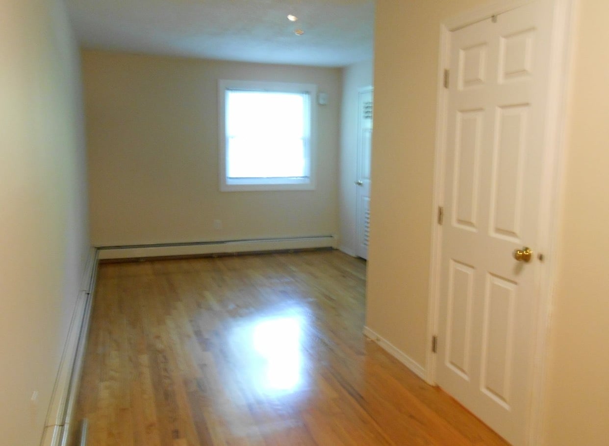 Building Photo - 569 Smithfield Rd