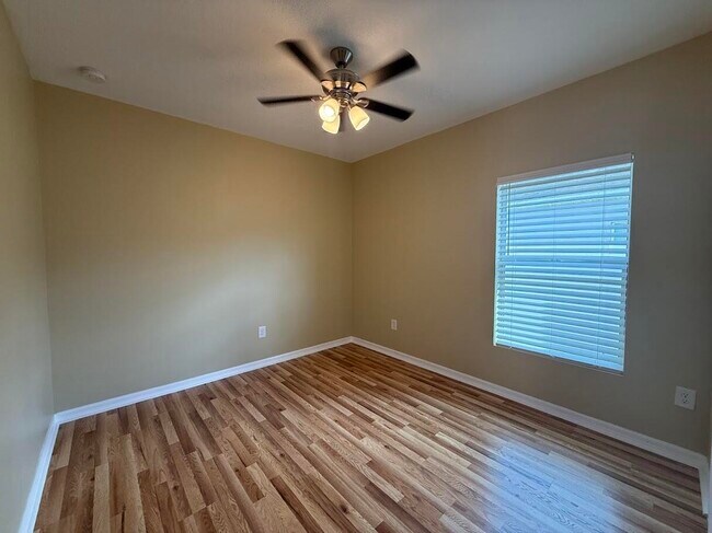 Building Photo - 5234 Oakland Lake Cir