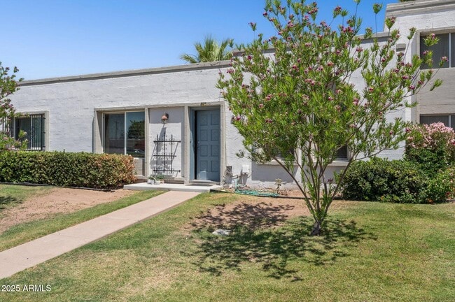 Building Photo - 8320 E Chaparral Rd