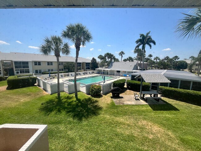Building Photo - 945 Sonesta Ave NE