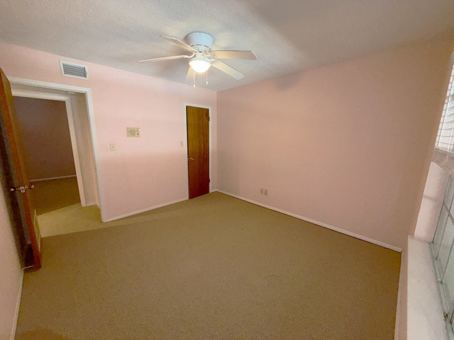 Building Photo - Milton / Pace - 3 bedroom, 2 bathroom