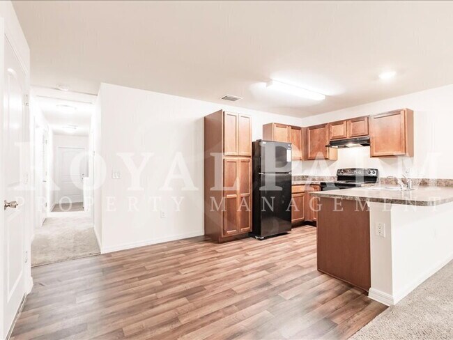 Building Photo - Your Season to Settle In – 3BR/2BA Duplex in Vistanna Villas, Lehigh Acres with Space, Style & St...