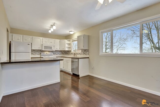 Building Photo - South Anchorage Townhouse for Rent