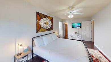 Building Photo - 106 Middlebrook Dr