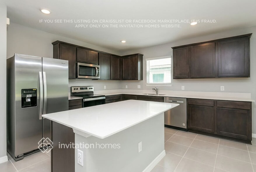 Building Photo - 631 Mariana Ct