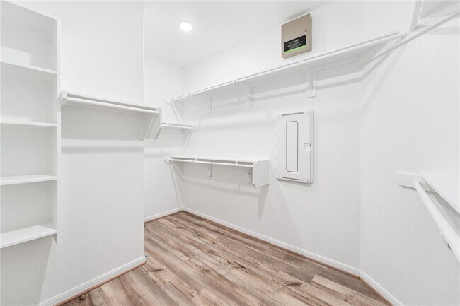 Building Photo - 208 Cambria Green Ln