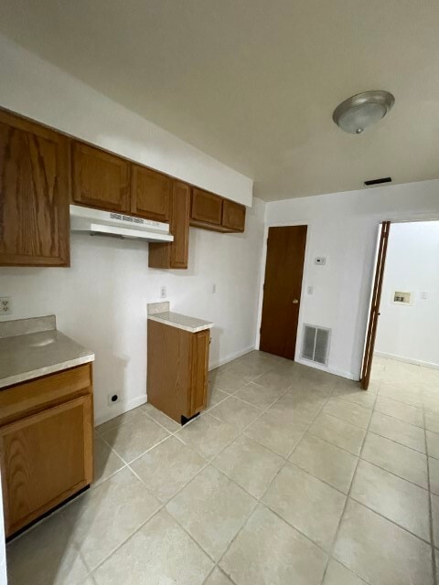 Building Photo - 580 SE Nassau St