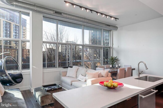 Building Photo - 7809 Woodmont Ave