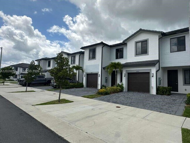 Building Photo - 1280 N Flagler Ave