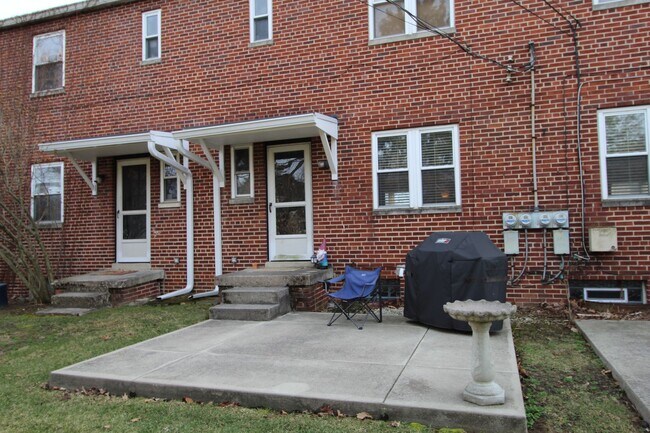Building Photo - 1562-1568-1568 Waltham Rd