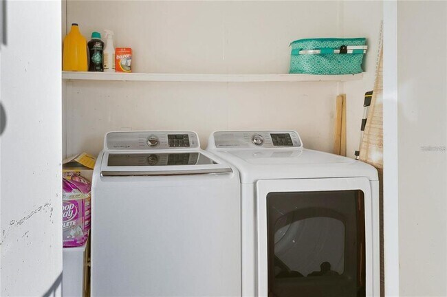 Building Photo - 2022 Ludlow Ln