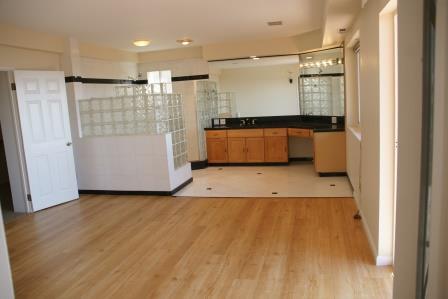 Building Photo - 220 Shoreview Dr