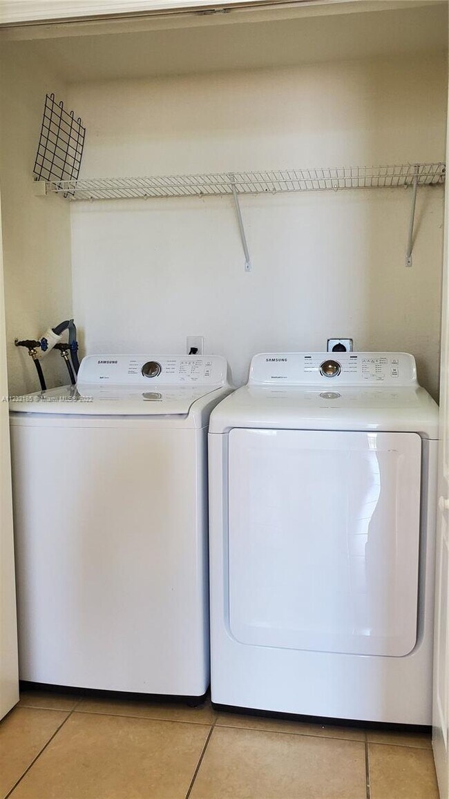 Building Photo - 4381 SW 160th Ave