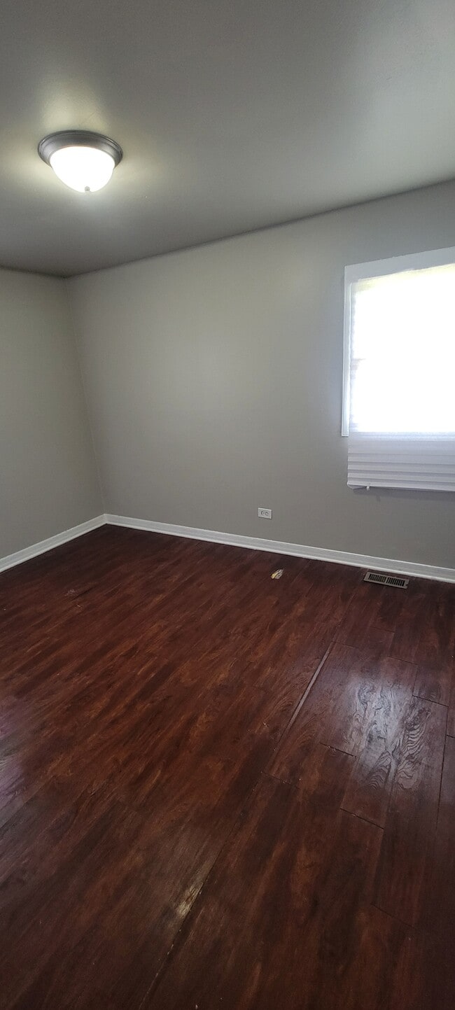 Building Photo - 22231 Latonia Ln
