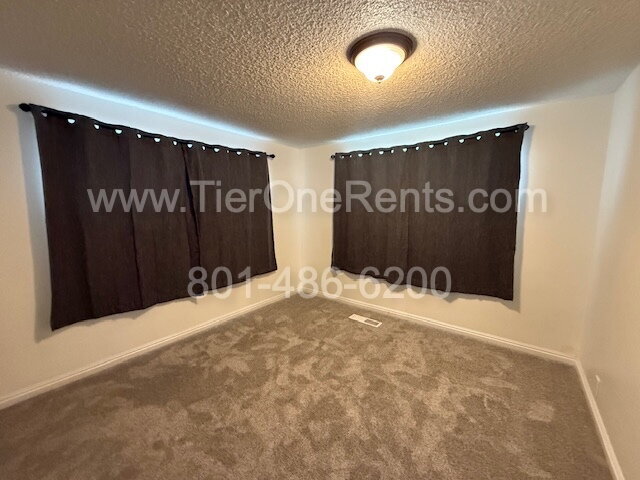 Building Photo - NO deposit option available for qualified ...