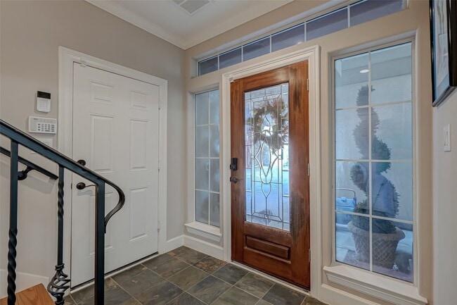 Building Photo - 410 Fowler St