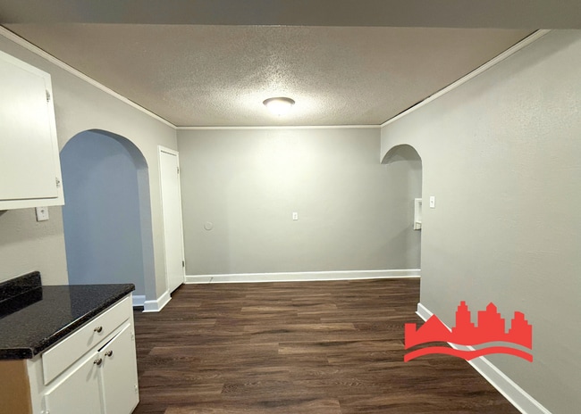 Building Photo - Introducing our fully renovated 2BR/1BA ho...
