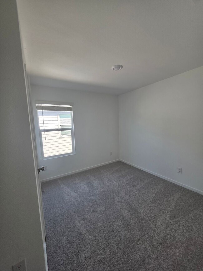 Building Photo - Stunning New Construction in Foree Ranch –...