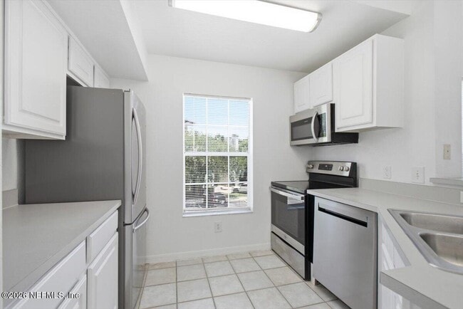 Building Photo - 13703 RICHMOND PARK N Dr