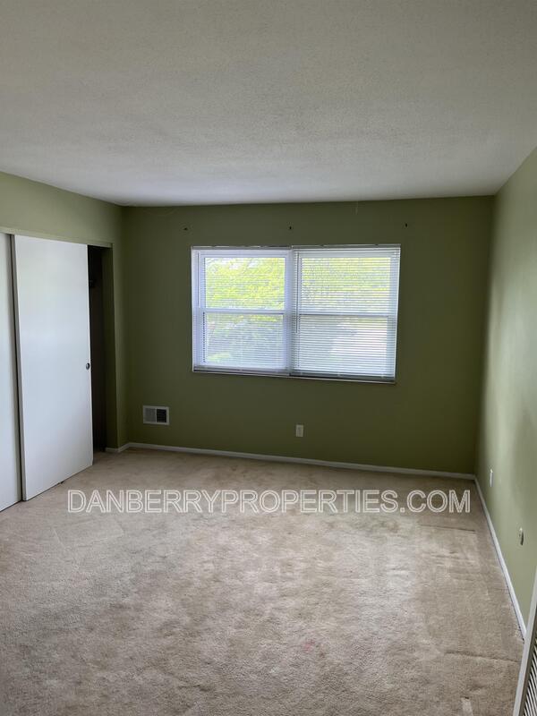 Building Photo - 3217 Glanzman Rd