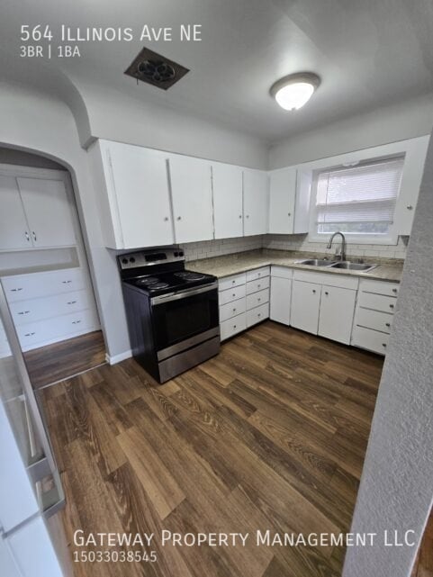 Building Photo - 564 Illinois Ave NE