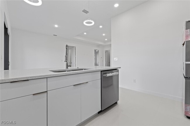 Building Photo - 3808 10th St SW