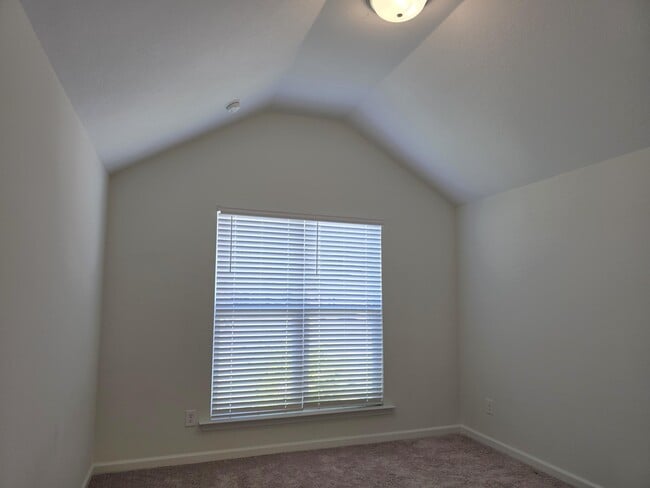 Building Photo - 606 Litcham Run