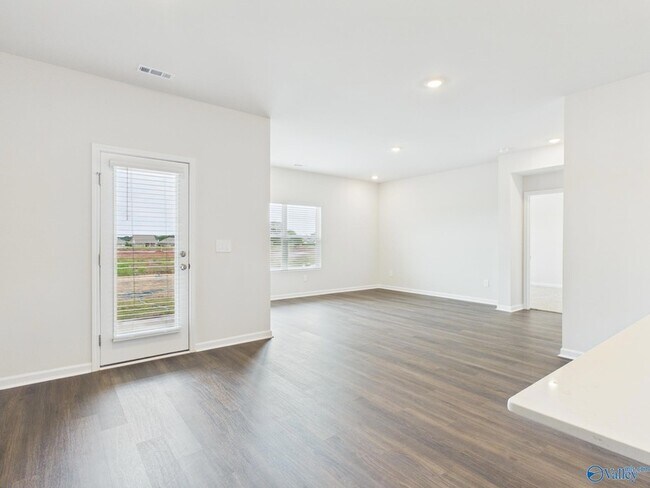Building Photo - 115 Betty Williams Dr