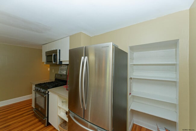 Building Photo - 150 2nd St