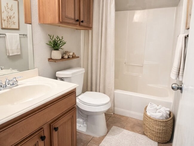 Building Photo - 9620 George Washington Dr