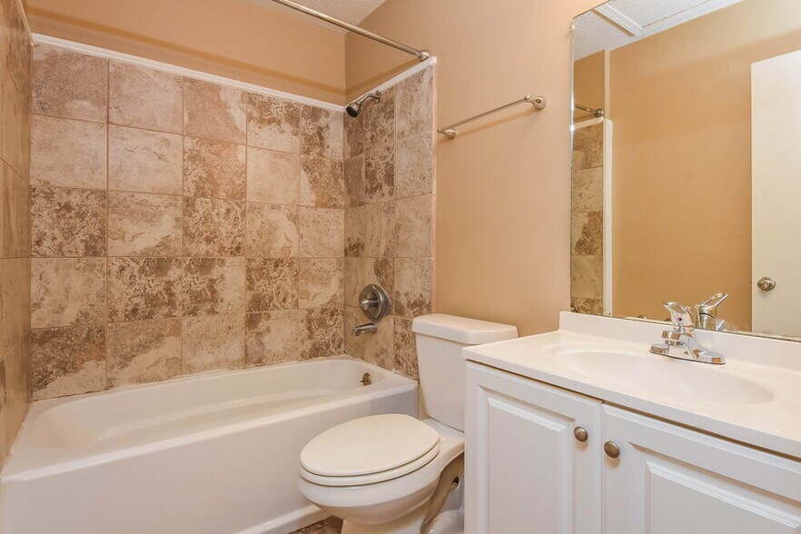Building Photo - 2990 Fetlock Dr SW