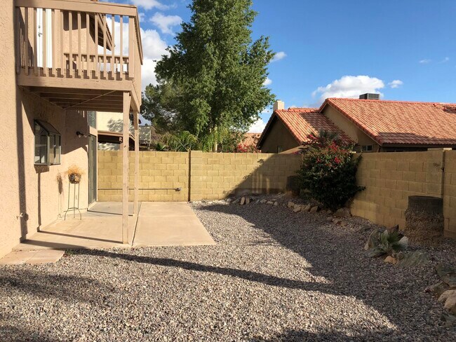 Building Photo - 4435 E Amberwood Dr