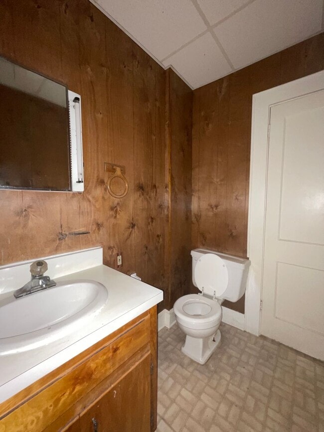 Building Photo - 404 W Edgerton St