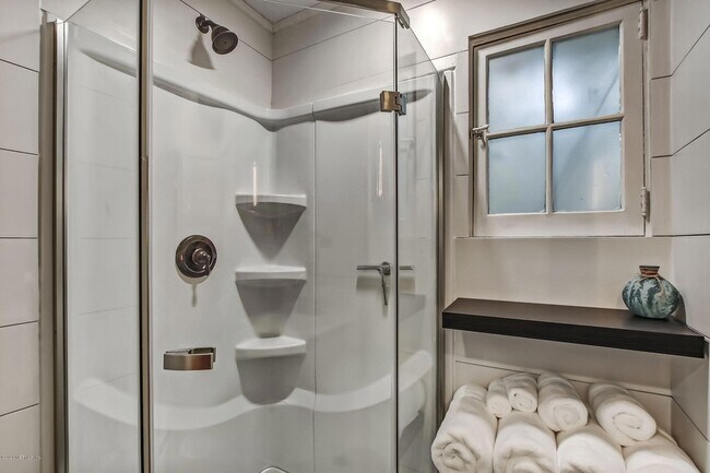 Building Photo - 4050 McGirts Blvd