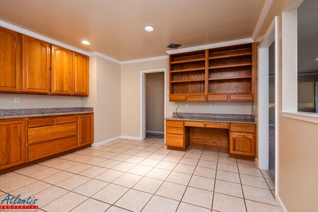 Building Photo - Beautiful Home | Desirable Location