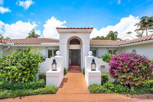 Building Photo - 1251 Thatch Palm Dr