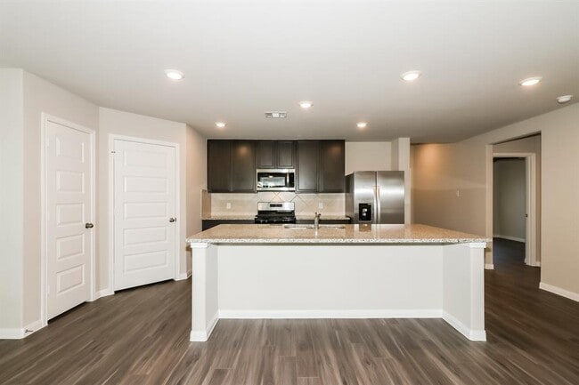 Building Photo - 5610 Briana Dee Dr