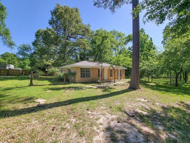 Building Photo - 6 Sowell Ln