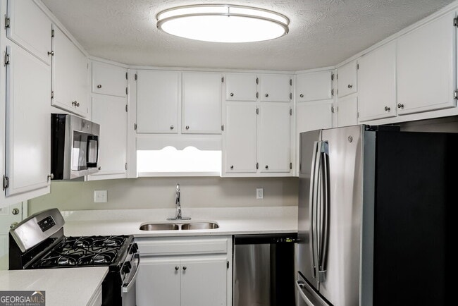 Building Photo - 5503 Springwood Ln