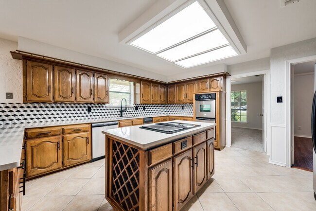 Building Photo - 923 S Greenstone Ln